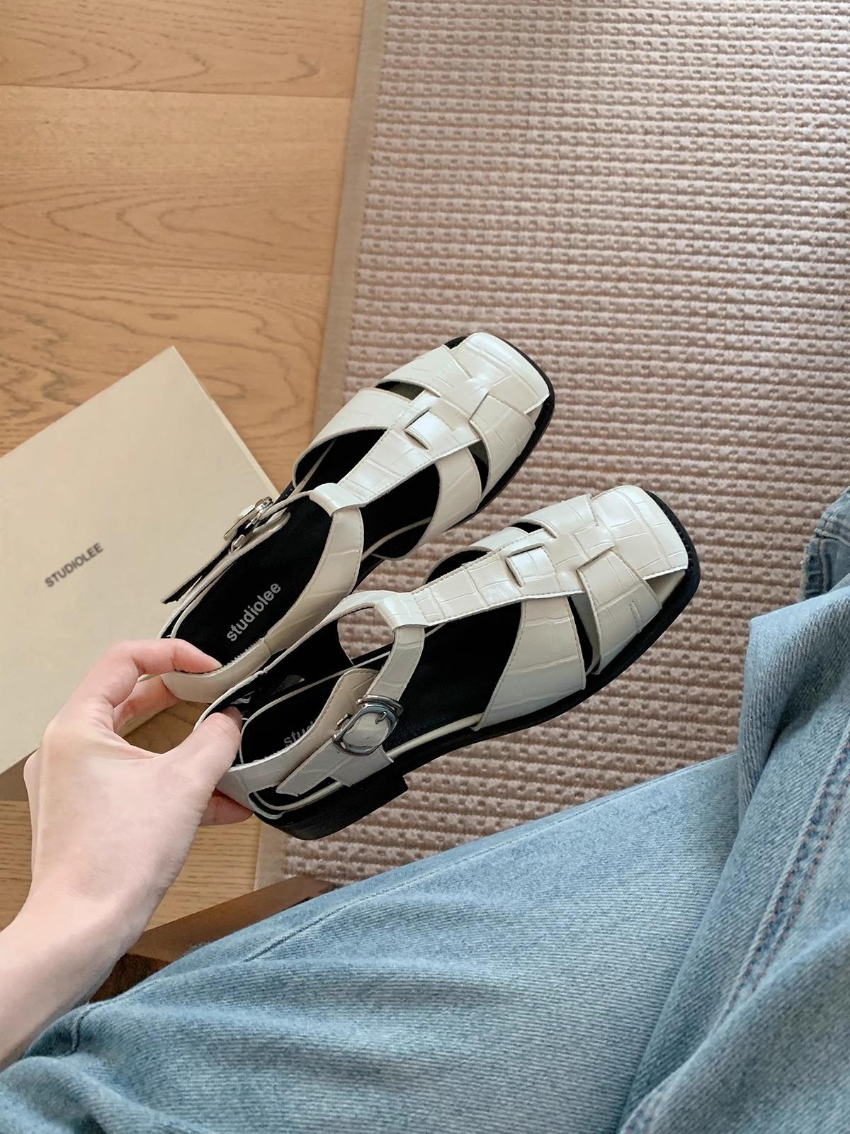 Женские летние сандалии из овчины, плетеные, с квадратным носком, с полым носком, на толстом каблуке, кожаные 40
Женские летние сандалии из овчины, плетеные, с квадратным носком, с полым носком, на толстом каблуке, кожаные 40