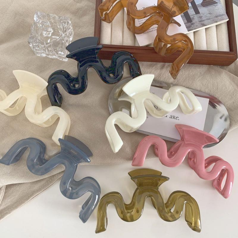 Fashion Hair Clips for Women Large 13cm Plastic Hair Claw Elegant Colorful Solid Color Girl Hair Accessories Hair Clip Claw Clip
Fashion Hair Clips for Women Large 13cm Plastic Hair Claw Elegant Colorful Solid Color Girl Hair Accessories Hair Clip Claw Clip