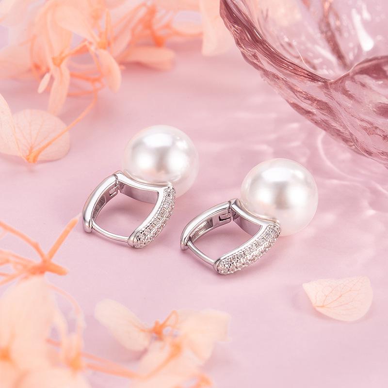 Elegant French Pearl & Zirconia Earrings: Versatile, Classic, High-End Studs for Women Copper
Elegant French Pearl & Zirconia Earrings: Versatile, Classic, High-End Studs for Women Copper