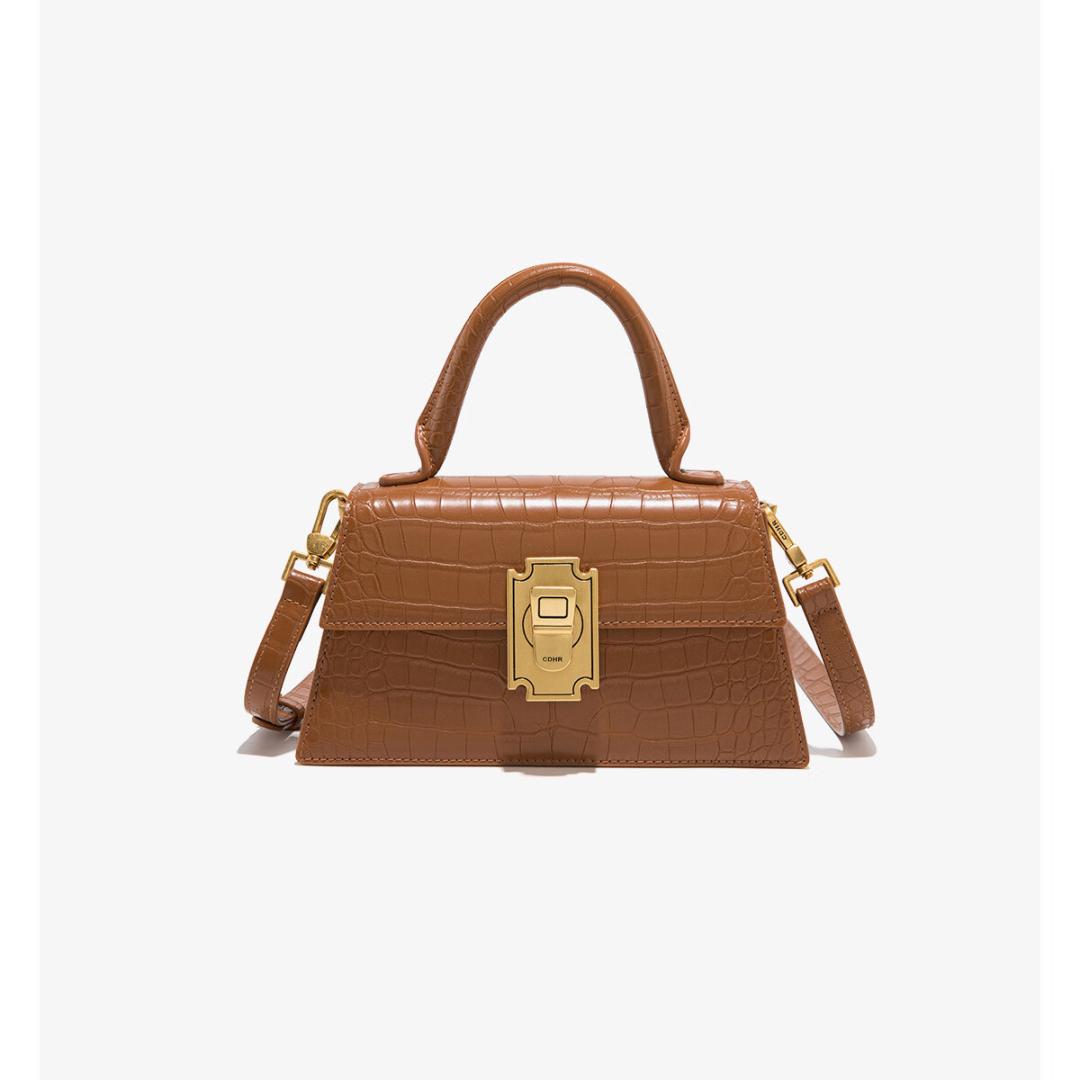 Сумка через плечо из крокодиловой кожи, новая маленькая высококачественная женская сумка через плечо, длина 22 см, высота 12 см, ширина 7,5 см коричневый
Сумка через плечо из крокодиловой кожи, новая маленькая высококачественная женская сумка через плечо, длина 22 см, высота 12 см, ширина 7,5 см коричневый