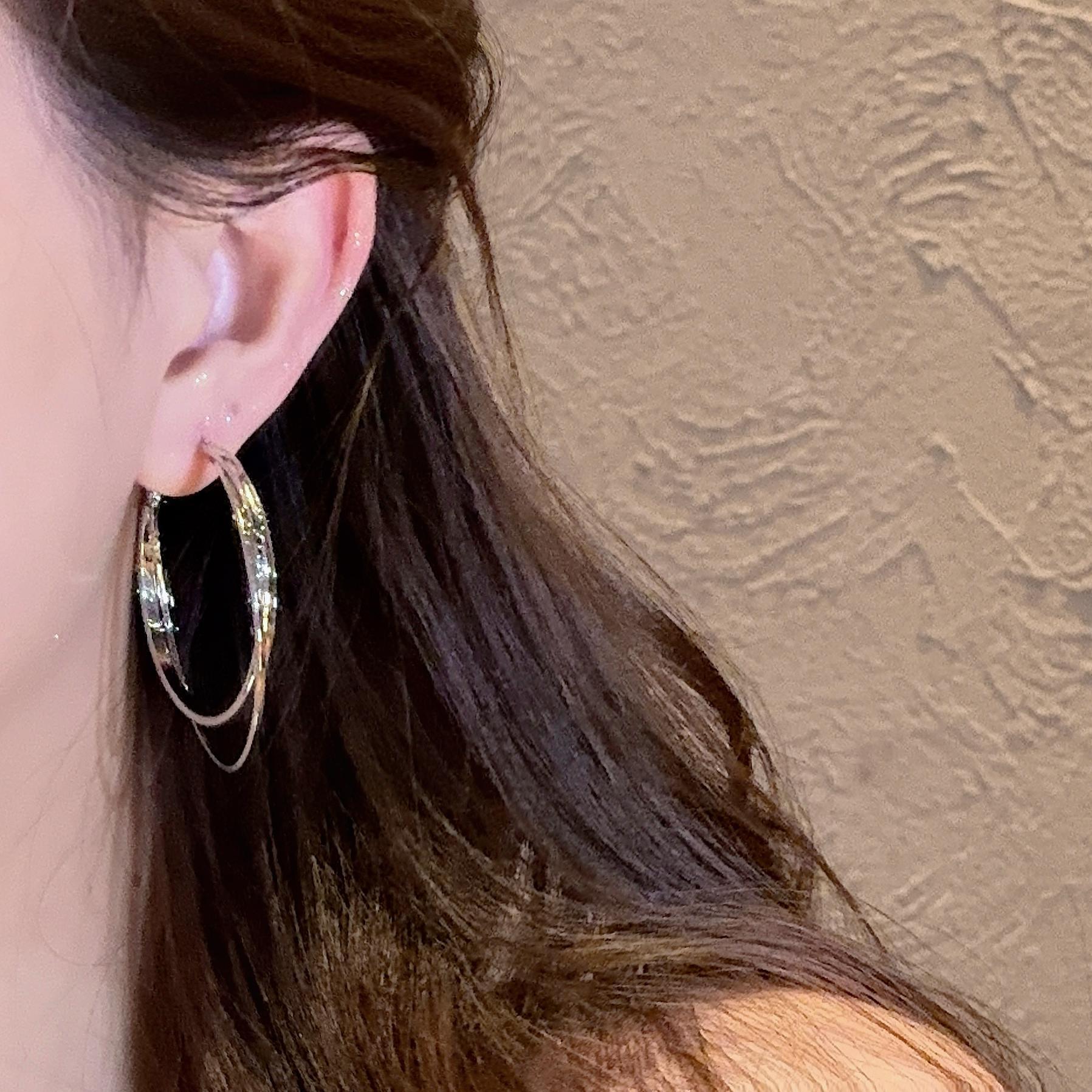 2025 Silver Cross Circle Earrings for Women: Bold, Stylish, and High-End.
2025 Silver Cross Circle Earrings for Women: Bold, Stylish, and High-End.