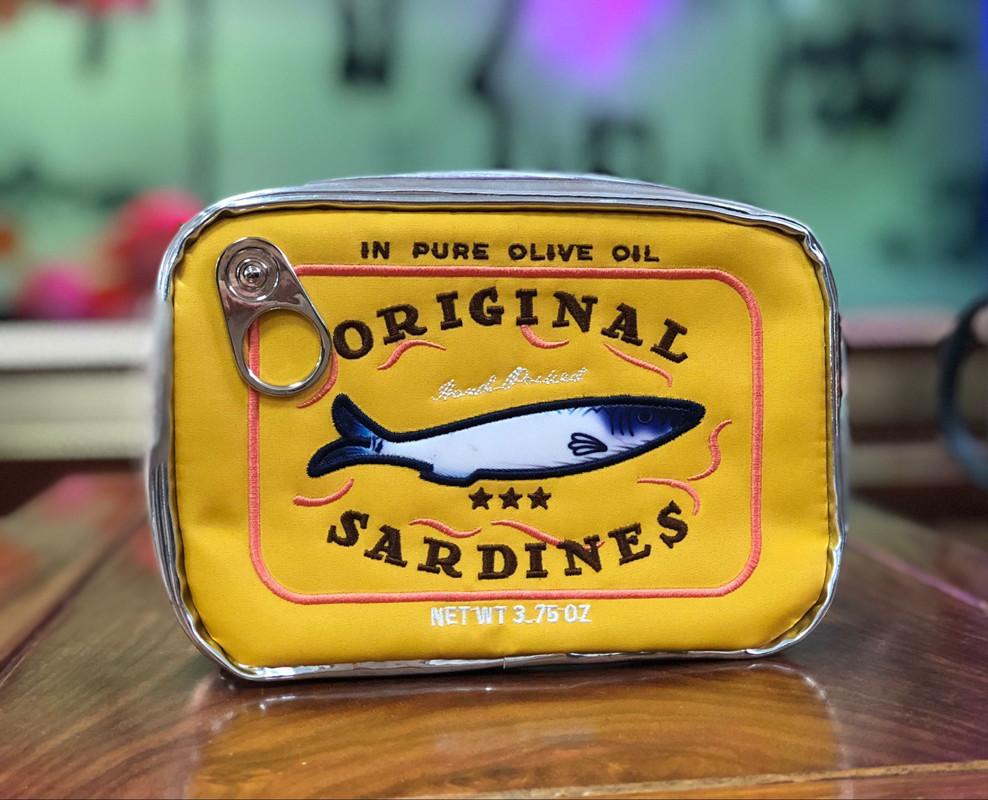 Travel Cosmetic Bags Canned Sardines Toiletry Bag Creative Portable Cute Big Capacity Zipper Multi-function for Weekend Vacation жёлтый
Travel Cosmetic Bags Canned Sardines Toiletry Bag Creative Portable Cute Big Capacity Zipper Multi-function for Weekend Vacation жёлтый