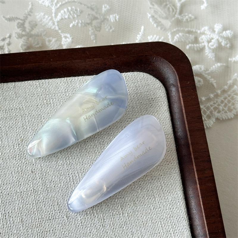 Acetic Acid Water Droplet Hairpin New Side Clip Side Parting Clip High-end Style Small-sized Hairpin Head Accessory синій
Acetic Acid Water Droplet Hairpin New Side Clip Side Parting Clip High-end Style Small-sized Hairpin Head Accessory синій