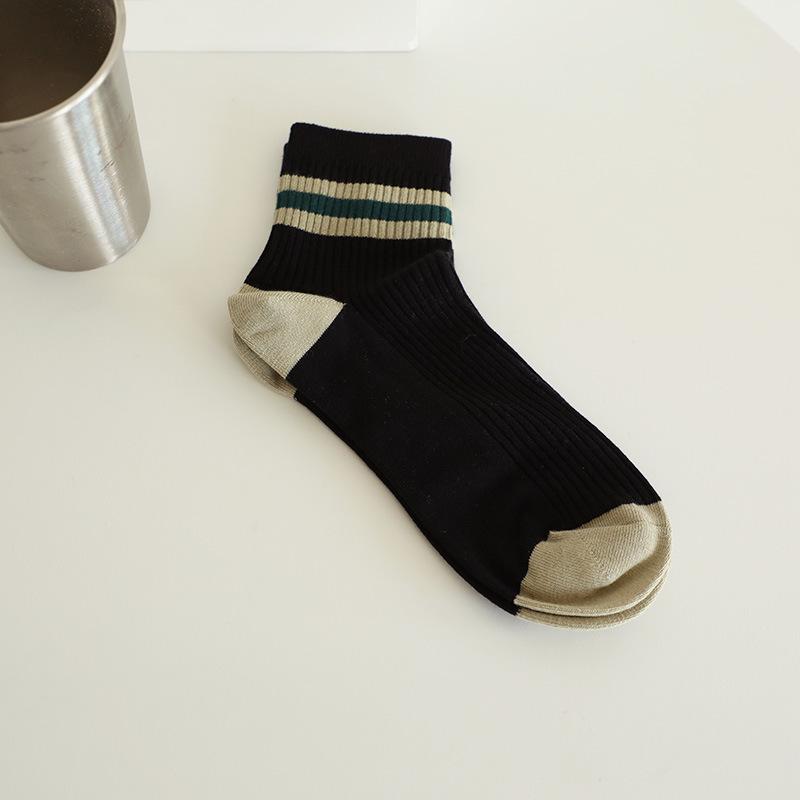 Spring And Autumn Men S Short Cotton Socks Sweat-Absorbing Double Needle Combed Cotton Medium Tube Letter Embroidery Striped Four Seasons Socks one size fits all
Spring And Autumn Men S Short Cotton Socks Sweat-Absorbing Double Needle Combed Cotton Medium Tube Letter Embroidery Striped Four Seasons Socks one size fits all