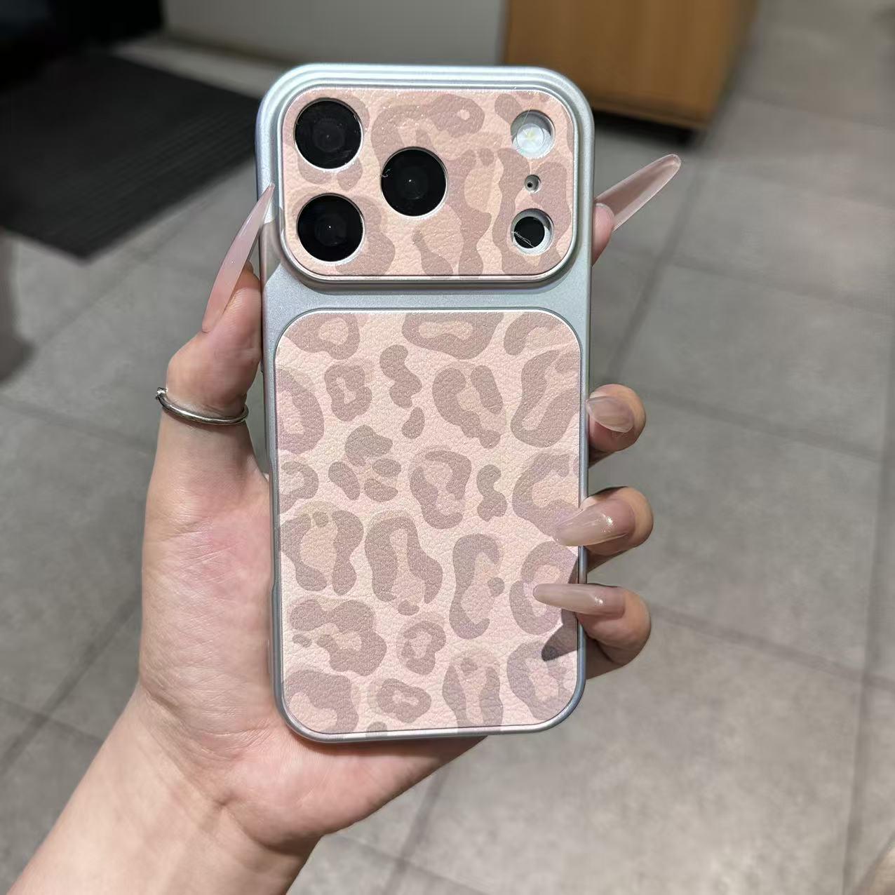 Compatible with iPhone 12-17: Premium Electroplated Silver, Corning Case, and Skin Sticker. iPhone 12
Compatible with iPhone 12-17: Premium Electroplated Silver, Corning Case, and Skin Sticker. iPhone 12