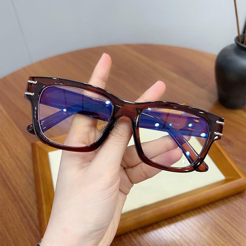 New Retro Glasses Frame Luxury Brand Design Fashionable Women Black Frame Eyeglasses Frame Trend Men Plain Eyewear Flat Mirror
New Retro Glasses Frame Luxury Brand Design Fashionable Women Black Frame Eyeglasses Frame Trend Men Plain Eyewear Flat Mirror