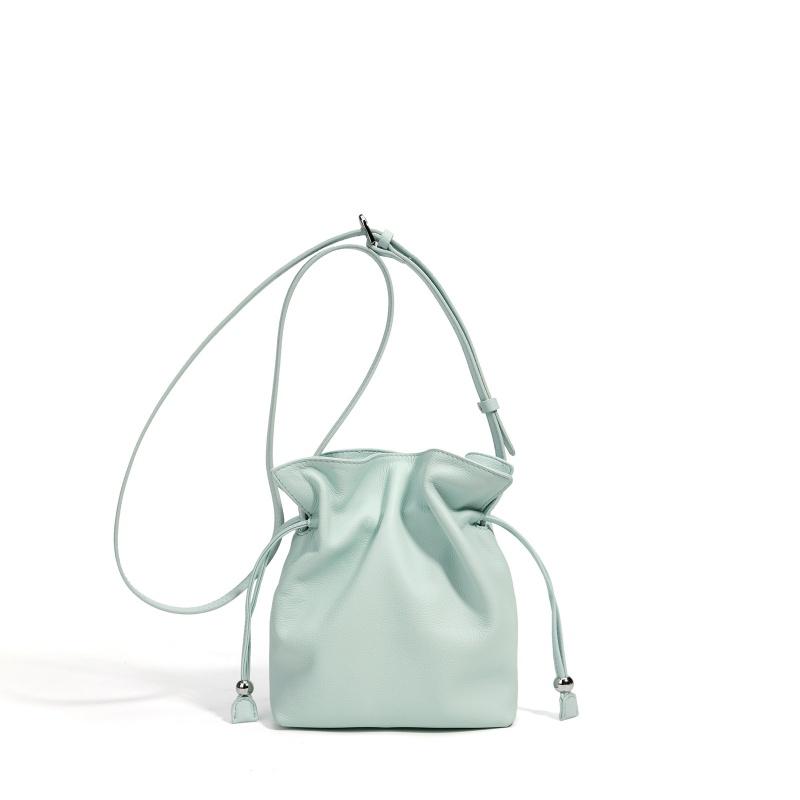 Solid Color Leather Mini Geometric Bag Drawstring Design Small Shoulder Bag Women Exquisite Bucket Bag Purse Casual Handbag
Solid Color Leather Mini Geometric Bag Drawstring Design Small Shoulder Bag Women Exquisite Bucket Bag Purse Casual Handbag