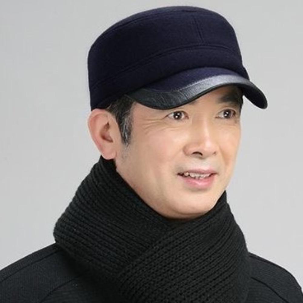 Leather Brim Cold Proof Baseball Cap Plush Peaked Cap Classic Men Warm Flat Top Hat Gift
Leather Brim Cold Proof Baseball Cap Plush Peaked Cap Classic Men Warm Flat Top Hat Gift