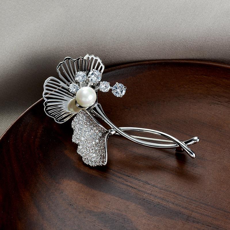 Брошь Ginkgo Biloba High-End для женщин, изысканный корсаж, прилив, булавка High-End, легкая, роскошная, нишевая, аксессуары
Брошь Ginkgo Biloba High-End для женщин, изысканный корсаж, прилив, булавка High-End, легкая, роскошная, нишевая, аксессуары