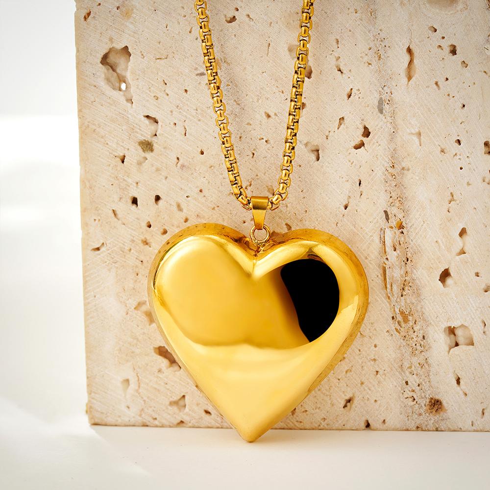 Exaggerated Punk Oversize Heart Pendant Necklace for Women Glossy Gold Plated Chunky Love Necklaces Stainless Steel Zircon
Exaggerated Punk Oversize Heart Pendant Necklace for Women Glossy Gold Plated Chunky Love Necklaces Stainless Steel Zircon