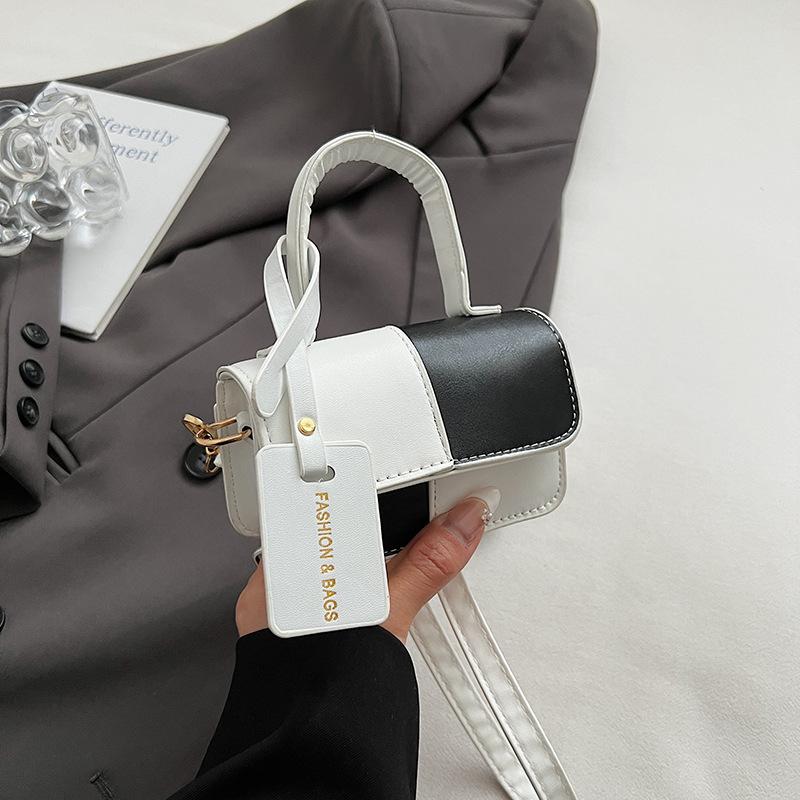 Нишевый дизайн, сочетание контрастных цветов, портативная маленькая квадратная сумка, женская новая темпераментная модная сумка через плечо чёрный
Нишевый дизайн, сочетание контрастных цветов, портативная маленькая квадратная сумка, женская новая темпераментная модная сумка через плечо чёрный