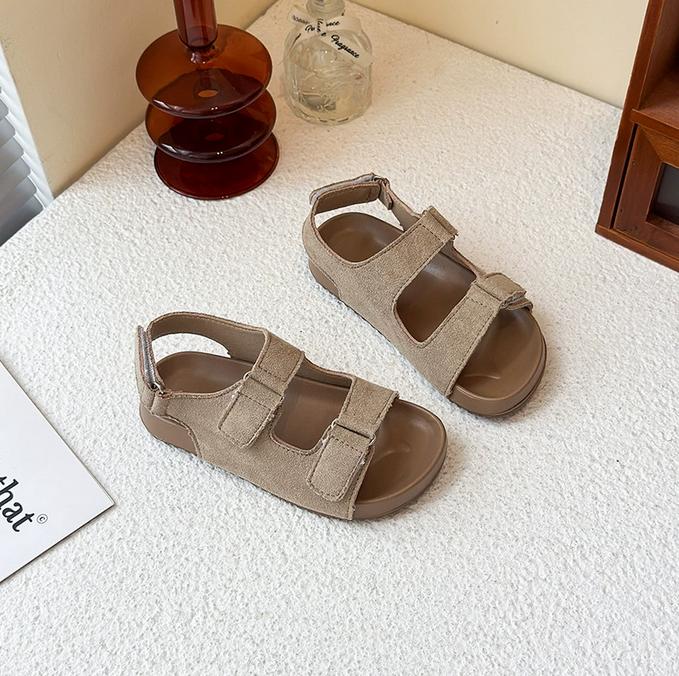 Minimalist suede kids sandals kaki brown leisure kids slides flat summer fashion versatile unisex boys girls shoes 26-36 36
Minimalist suede kids sandals kaki brown leisure kids slides flat summer fashion versatile unisex boys girls shoes 26-36 36