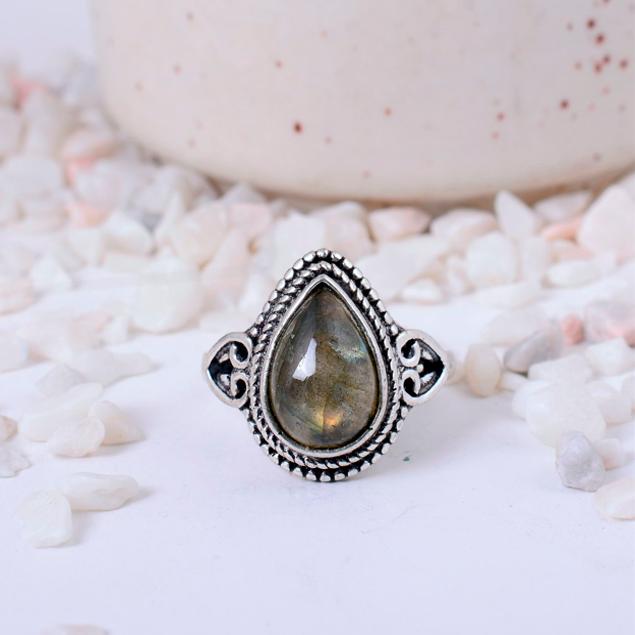 Labradorite Statement Ring, Oxidized Silver Tribal Boho Jewelry, Large Protection Stone Ring, Unique Rustic Unisex Gift, Handmade Pointed Ring 3 срібний
Labradorite Statement Ring, Oxidized Silver Tribal Boho Jewelry, Large Protection Stone Ring, Unique Rustic Unisex Gift, Handmade Pointed Ring 3 срібний