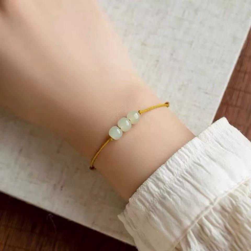 Hetian jade bracelet, woven, stylish and fresh, non-fading, ethnic style vintage bracelet with red string, same style as given to a best friend Yellow bracelet
Hetian jade bracelet, woven, stylish and fresh, non-fading, ethnic style vintage bracelet with red string, same style as given to a best friend Yellow bracelet