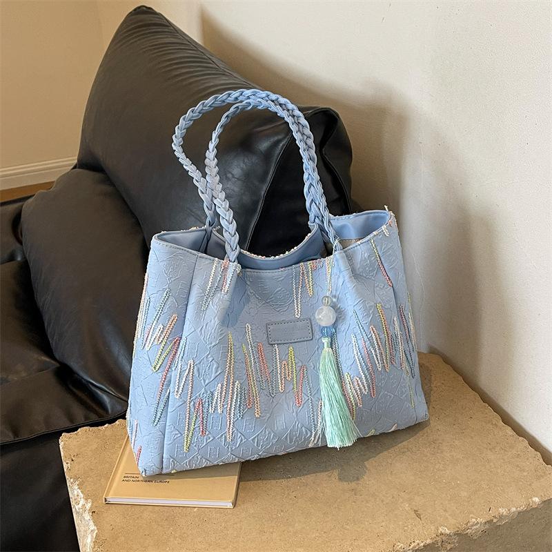 Niche simple shoulder bag women s new casual tote bag large-capacity class bag underarm bag жёлтый
Niche simple shoulder bag women s new casual tote bag large-capacity class bag underarm bag жёлтый