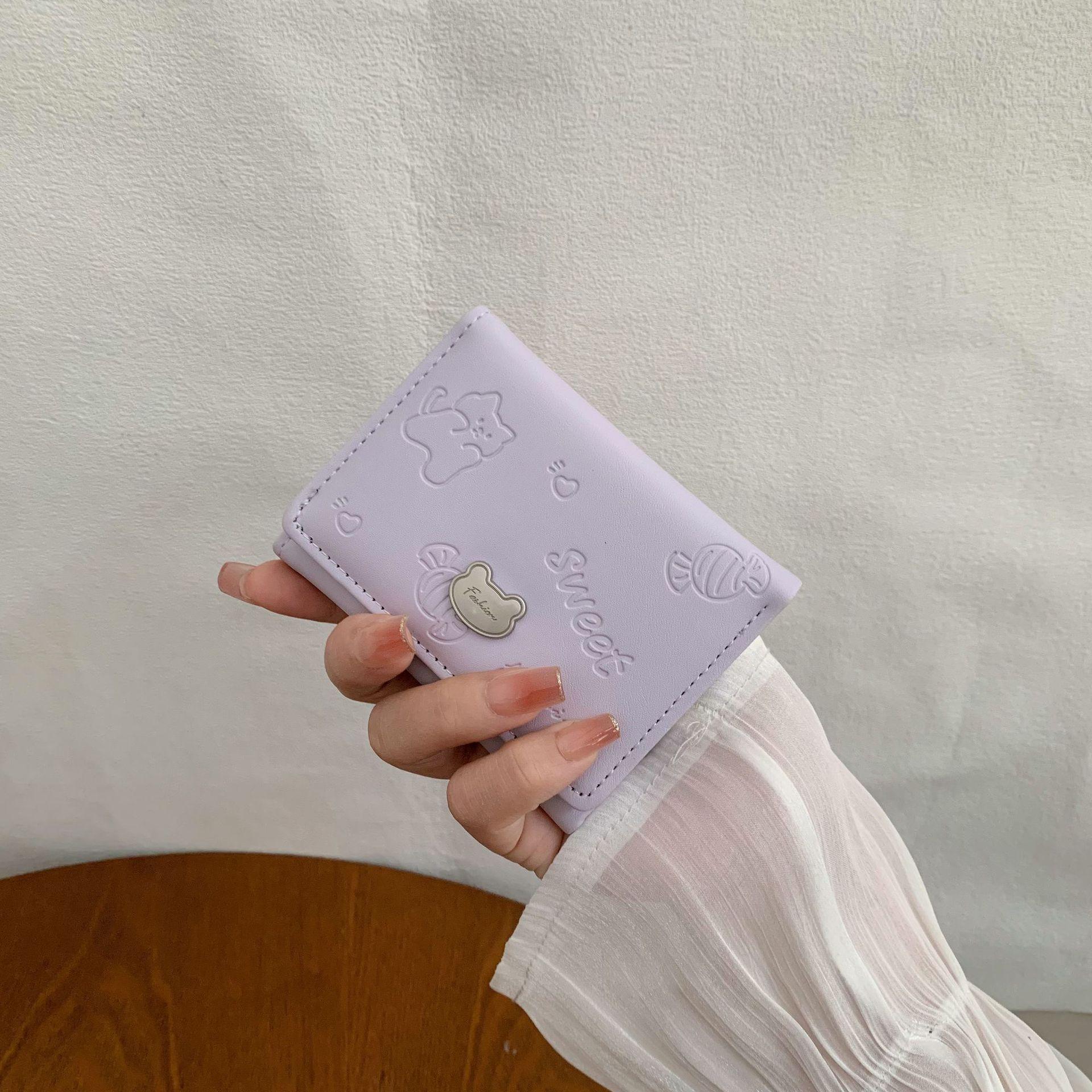 Женский короткий маленький кошелек, однотонный трехсложный из ПУ кожи, простой складной для нескольких карт, студенческий карман для мелочи, визитница. фиолетовый
Женский короткий маленький кошелек, однотонный трехсложный из ПУ кожи, простой складной для нескольких карт, студенческий карман для мелочи, визитница. фиолетовый