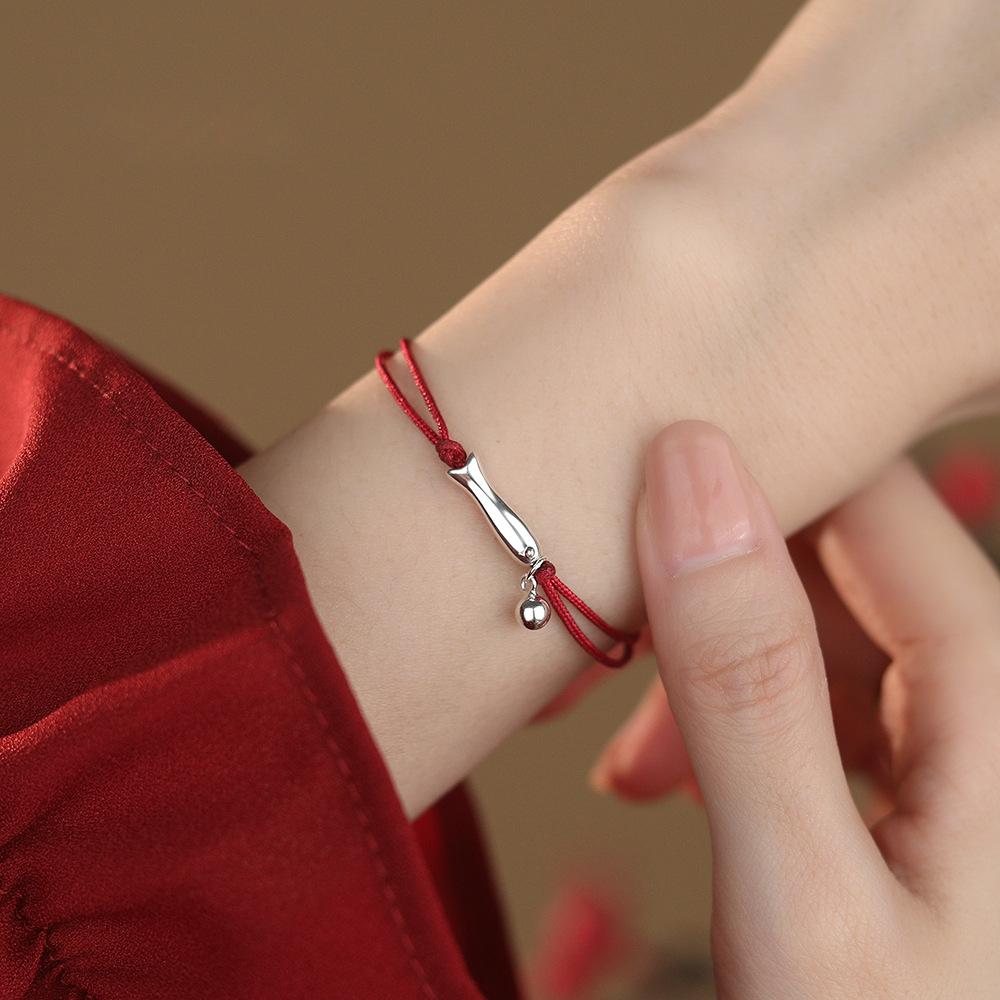 Minimalist Red Fish String Bracelet Unique Handmade Jewelry for Women Auspicious Design
Minimalist Red Fish String Bracelet Unique Handmade Jewelry for Women Auspicious Design