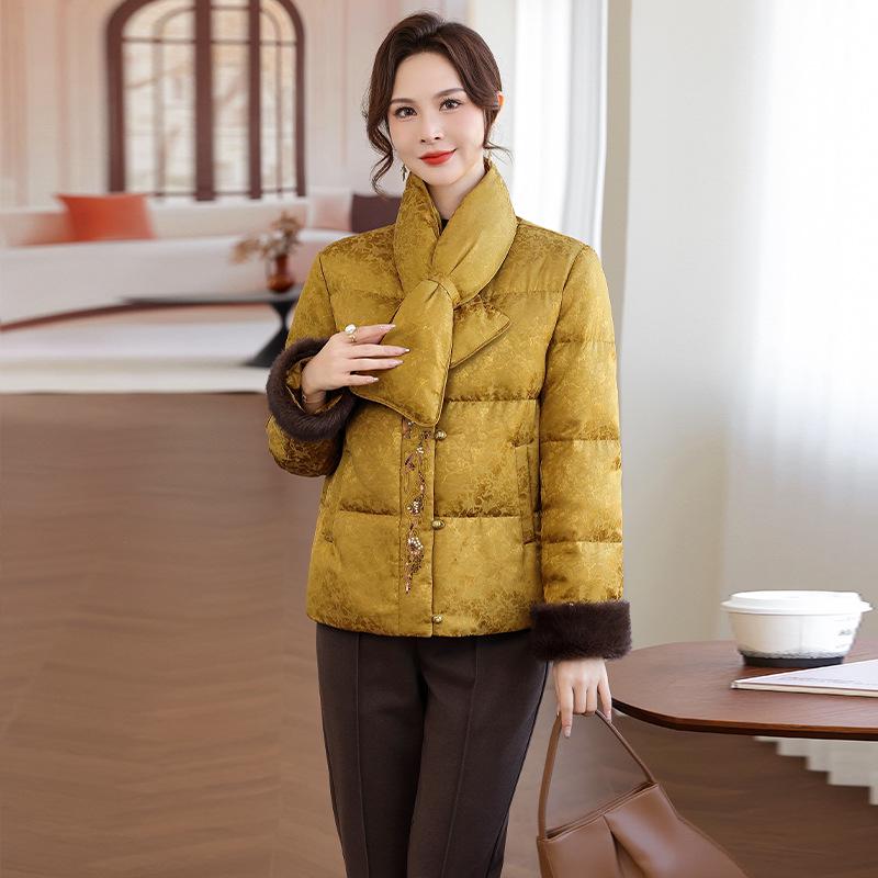 Mom s Winter Zodiac Red Down Jacket - Chinese Style for Middle-Aged and Elderly Women 4XL (Recommended for 150-165 jin)
Mom s Winter Zodiac Red Down Jacket - Chinese Style for Middle-Aged and Elderly Women 4XL (Recommended for 150-165 jin)