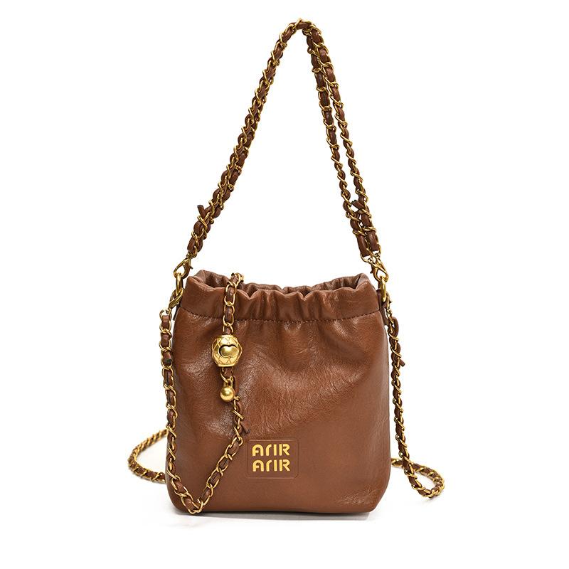 Современная детская сумка-ведро в корейском стиле, изготовленная из дышащего ПУ, прочная коричневый
Современная детская сумка-ведро в корейском стиле, изготовленная из дышащего ПУ, прочная коричневый