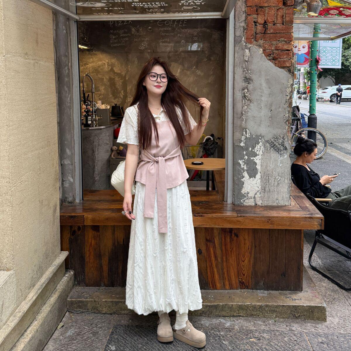 2026 Summer High-End Fashion Color Block Top & Tummy-Concealing Floral Half Skirt Set 3XL (155-170 jin)
2026 Summer High-End Fashion Color Block Top & Tummy-Concealing Floral Half Skirt Set 3XL (155-170 jin)