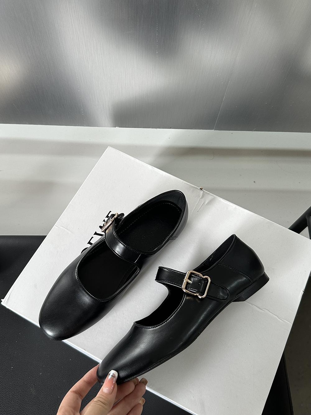 Модные женские туфли-лоферы с круглым носком на плоской подошве 2024 года, новые поступления, цвет черный, серебристый, желтый, осень-весна, модная повседневная пляжная обувь, женские размеры 35-39 7.5 чёрный
Модные женские туфли-лоферы с круглым носком на плоской подошве 2024 года, новые поступления, цвет черный, серебристый, желтый, осень-весна, модная повседневная пляжная обувь, женские размеры 35-39 7.5 чёрный