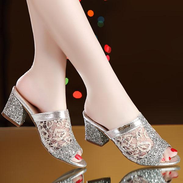Весенние универсальные сандалии, женские сетчатые тапочки на высоком толстом каблуке, офисные женские дышащие летние тапочки с открытым носком 35 серебряный
Весенние универсальные сандалии, женские сетчатые тапочки на высоком толстом каблуке, офисные женские дышащие летние тапочки с открытым носком 35 серебряный