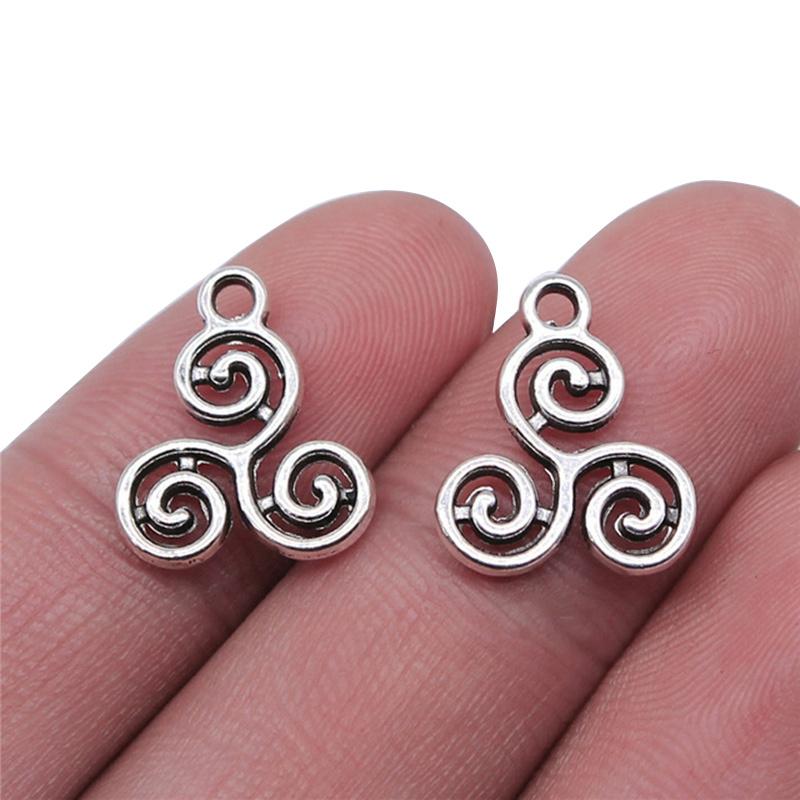 20pcs 16*14mm Antique Silver Color Triquetra Knot Triskele Triskelion Triple Spiral Charms Pendants DIY Handmade Jewelry Making
20pcs 16*14mm Antique Silver Color Triquetra Knot Triskele Triskelion Triple Spiral Charms Pendants DIY Handmade Jewelry Making