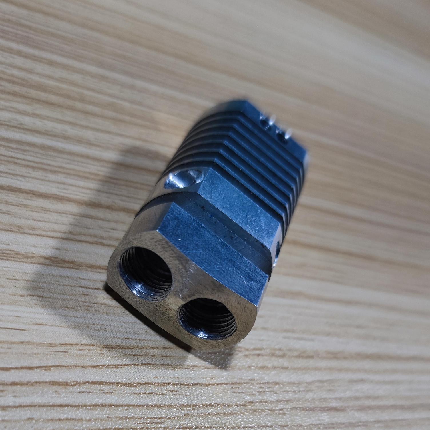 Tronxy Full Aluminum Throat hot end Heat sink for 2 in 1 out 2E X5SA 2E X5SA 400 2E X5SA 500 2E XY-2 Pro 2E XY-3 SE 3d
Tronxy Full Aluminum Throat hot end Heat sink for 2 in 1 out 2E X5SA 2E X5SA 400 2E X5SA 500 2E XY-2 Pro 2E XY-3 SE 3d
