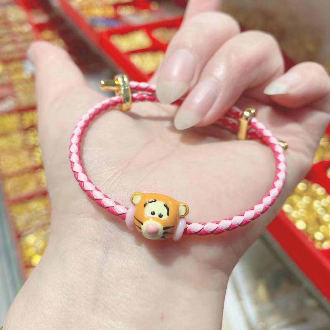 Tigger 3D Zodiac Tiger Adjustable Bracelet for Kids - Cute Cartoon Birth Year Design
Tigger 3D Zodiac Tiger Adjustable Bracelet for Kids - Cute Cartoon Birth Year Design