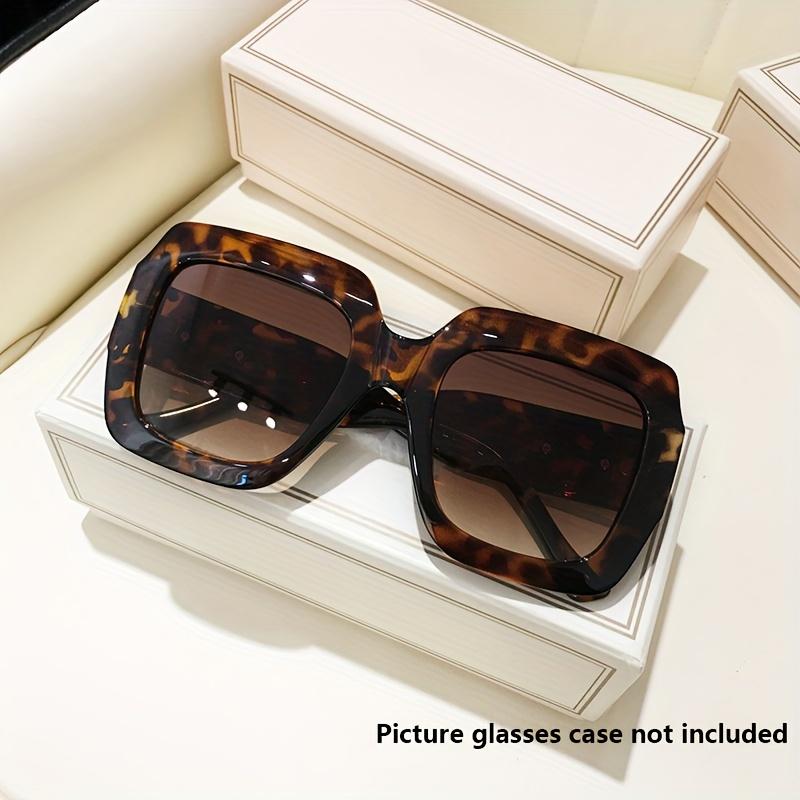 1 women s Y2K fashion square sunglasses trendy two-tone color block, anti-glare lens, durable plastic frame, perfect for hiking леопардовый
1 women s Y2K fashion square sunglasses trendy two-tone color block, anti-glare lens, durable plastic frame, perfect for hiking леопардовый