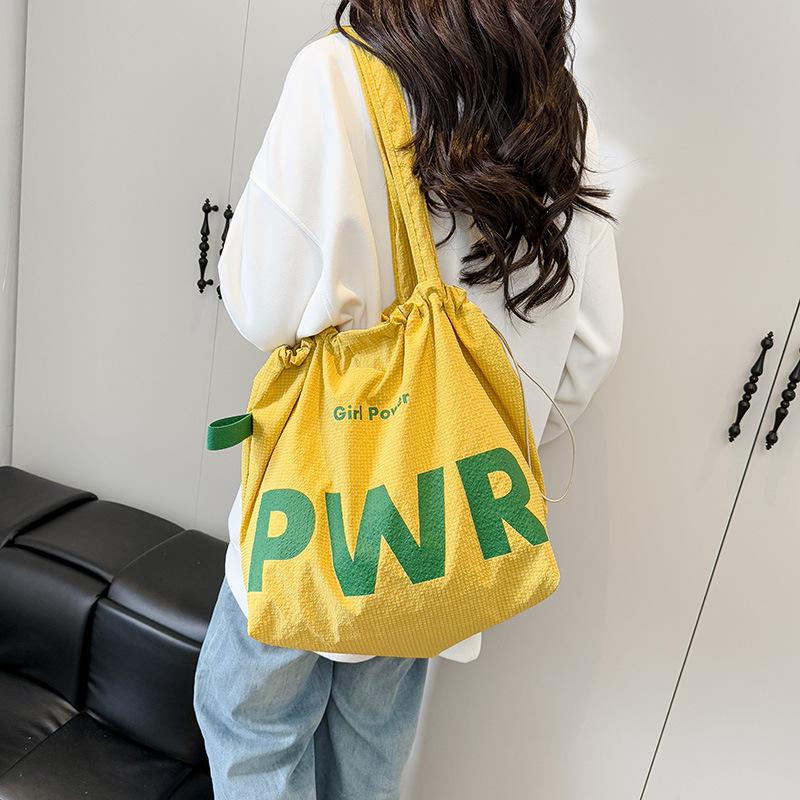 Lazy wind cloth bag women s 2025 new lightweight and versatile shoulder bag large-capacity student tote bag зелений
Lazy wind cloth bag women s 2025 new lightweight and versatile shoulder bag large-capacity student tote bag зелений