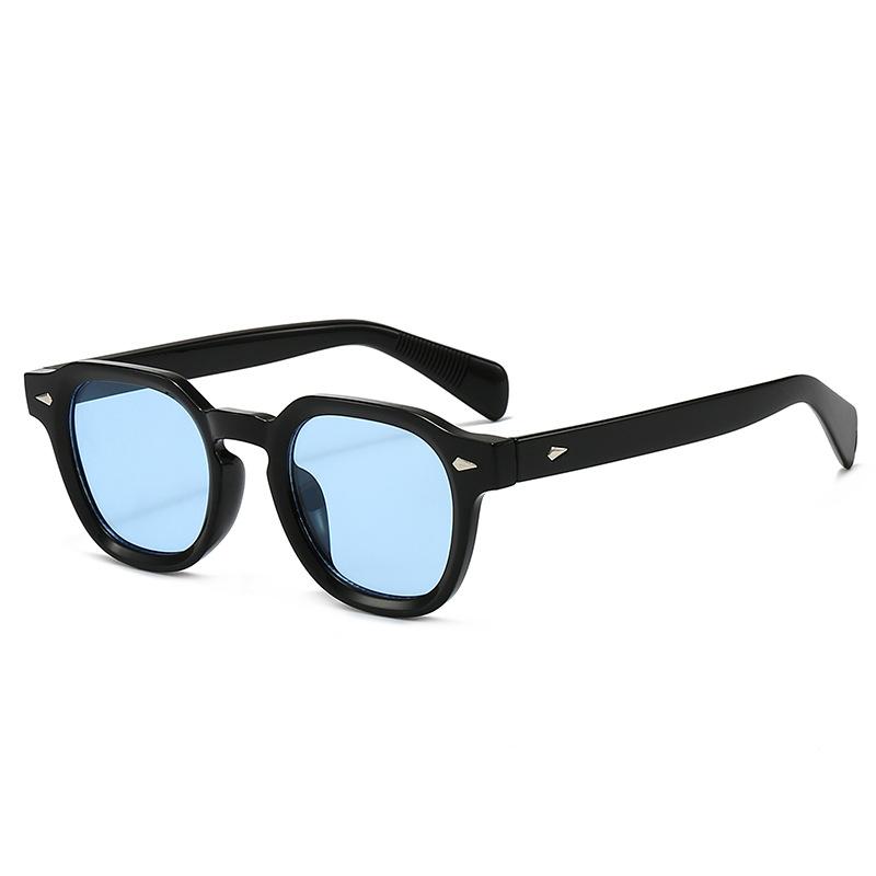 Vintage Luxury Designer Sunglass Male Classic Rivets Decorate Square Frame Women Sunglasses Summer Traveling Drive Eyewear UV400
Vintage Luxury Designer Sunglass Male Classic Rivets Decorate Square Frame Women Sunglasses Summer Traveling Drive Eyewear UV400