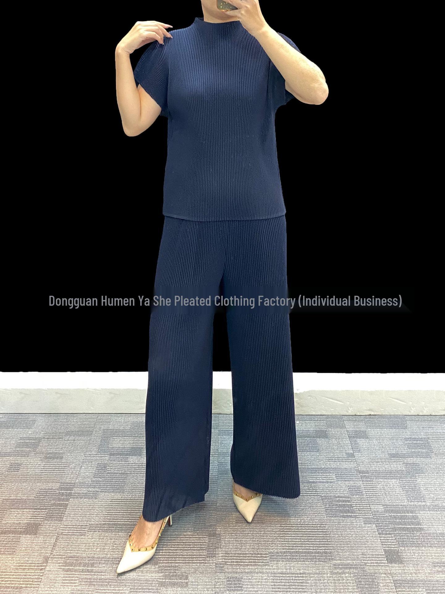 Miyake Pleats Two-Piece Spring 2026: Thick Toothpick Pleat Short Sleeve Top & Wide-Leg Pants Set One Size
Miyake Pleats Two-Piece Spring 2026: Thick Toothpick Pleat Short Sleeve Top & Wide-Leg Pants Set One Size