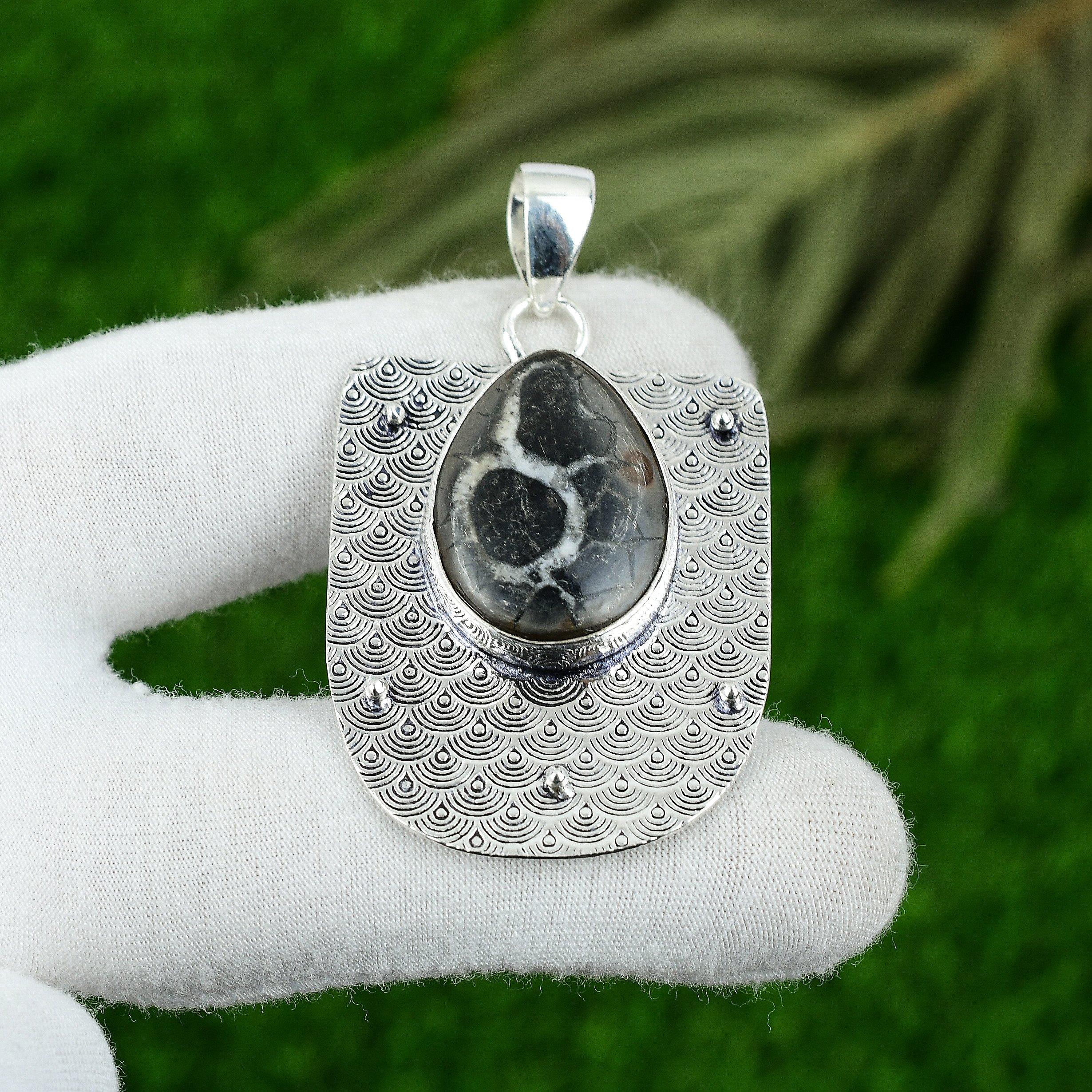 925 Silver Pear Moroccan Mud Crack Fossil Gemstone Engagement Bezel Wife Pendant
925 Silver Pear Moroccan Mud Crack Fossil Gemstone Engagement Bezel Wife Pendant