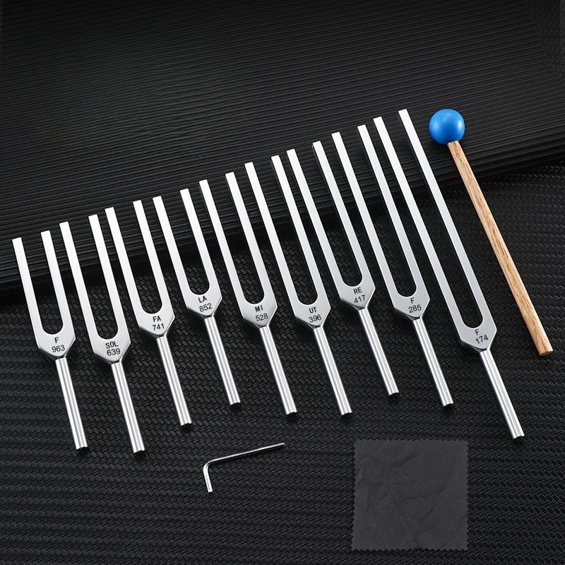 Aluminum Alloy Tuning Forks Set Healing Medical Luxury Silver Professional Tuning Fork Chakras Meditation Musicco Therapies Gift латунный
Aluminum Alloy Tuning Forks Set Healing Medical Luxury Silver Professional Tuning Fork Chakras Meditation Musicco Therapies Gift латунный