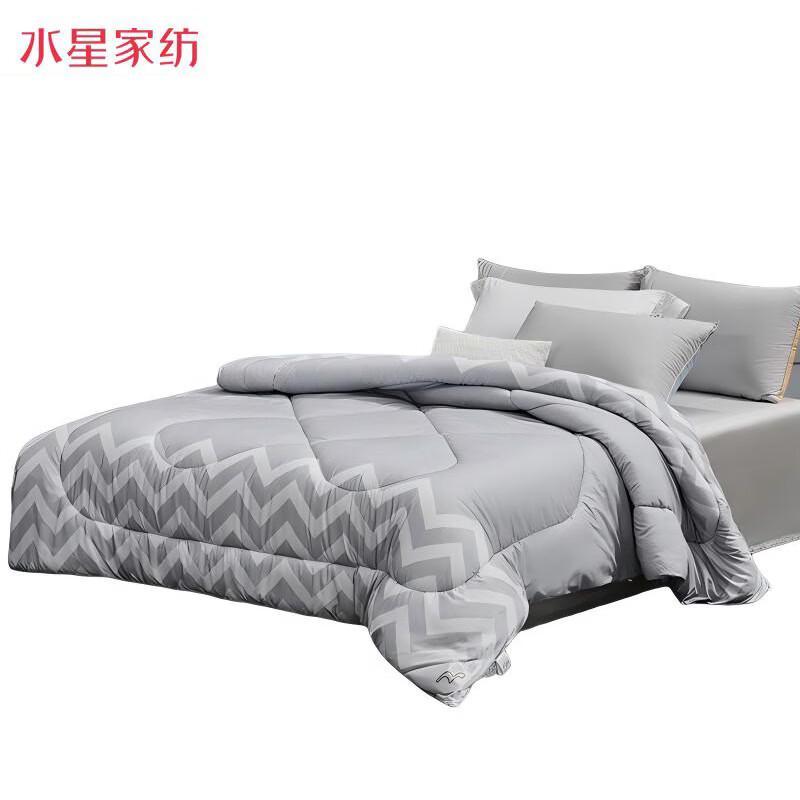 Mercury Home Textiles Elegant Four Seasons Quilt
Mercury Home Textiles Elegant Four Seasons Quilt