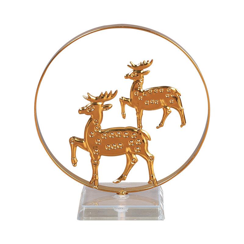 Декоративные металлические елочные украшения в виде лося для создания рождественской атмосферы
Декоративные металлические елочные украшения в виде лося для создания рождественской атмосферы