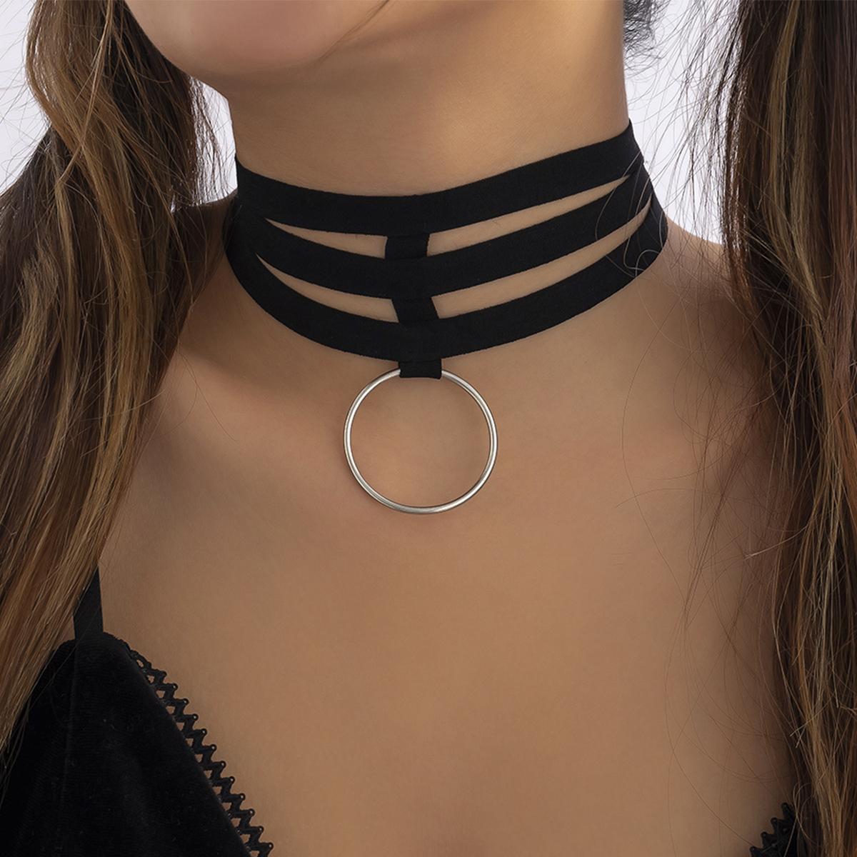 Gothic Black Elastic Band Short Chain Necklace for Women Collar Vintage Big Circle Pendant Choker Halloween Accessories Jewelry чорний
Gothic Black Elastic Band Short Chain Necklace for Women Collar Vintage Big Circle Pendant Choker Halloween Accessories Jewelry чорний