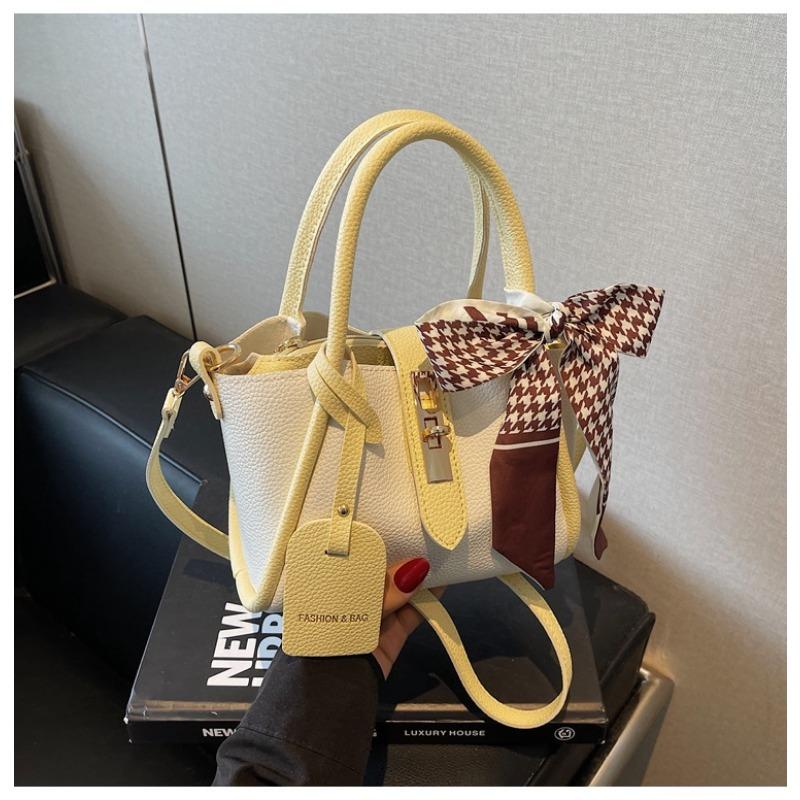 Popular hand-carried vegetable basket bag women s new versatile contrasting color shoulder bag premium bucket bag жёлтый
Popular hand-carried vegetable basket bag women s new versatile contrasting color shoulder bag premium bucket bag жёлтый