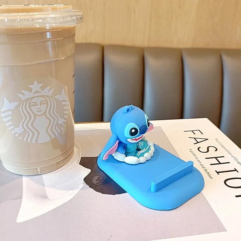 MINISO Подставка для мобильного телефона Лило и Стич, прикроватная настольная подставка, милая мультяшная кукла, многофункциональное украшение для мобильного телефона
MINISO Подставка для мобильного телефона Лило и Стич, прикроватная настольная подставка, милая мультяшная кукла, многофункциональное украшение для мобильного телефона