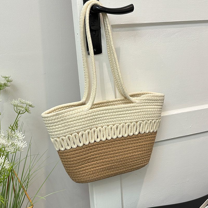 Western Style Beach Niche Style Woven Satchel Shoulder Tote Bag Khakis without pendant
Western Style Beach Niche Style Woven Satchel Shoulder Tote Bag Khakis without pendant