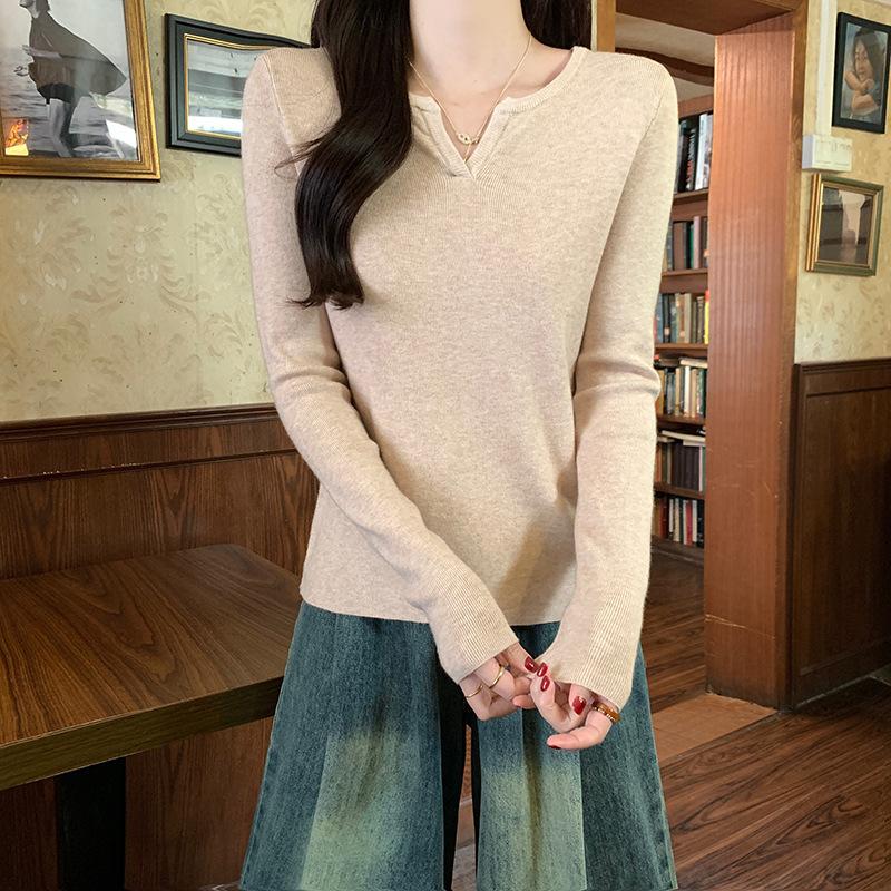 {Andy fleece} Solid color V-neck bottoming sweater knitted sweater women s autumn and winter 2025 casual versatile warm inner top One size fits all
{Andy fleece} Solid color V-neck bottoming sweater knitted sweater women s autumn and winter 2025 casual versatile warm inner top One size fits all