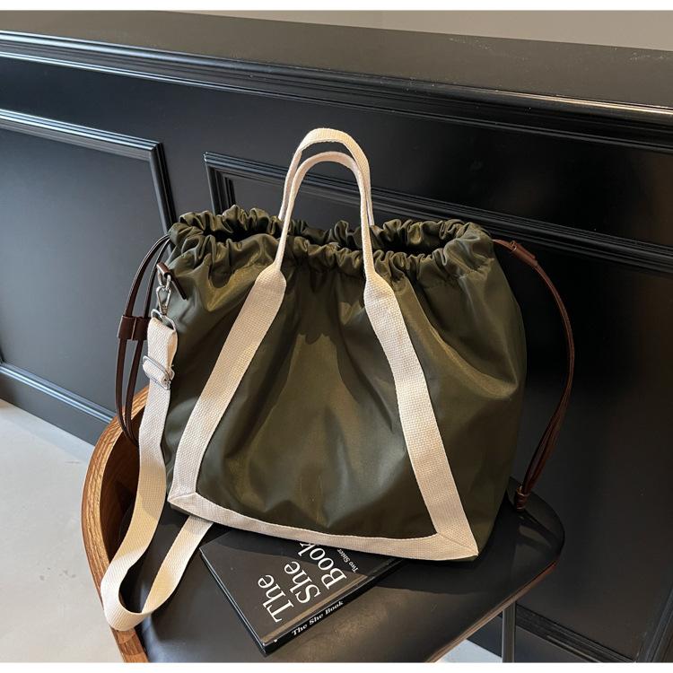 Повседневная большая сумка женская новая сумка-тоут легкая сумка через плечо сумка-тоут модная тканевая сумка зелёный
Повседневная большая сумка женская новая сумка-тоут легкая сумка через плечо сумка-тоут модная тканевая сумка зелёный