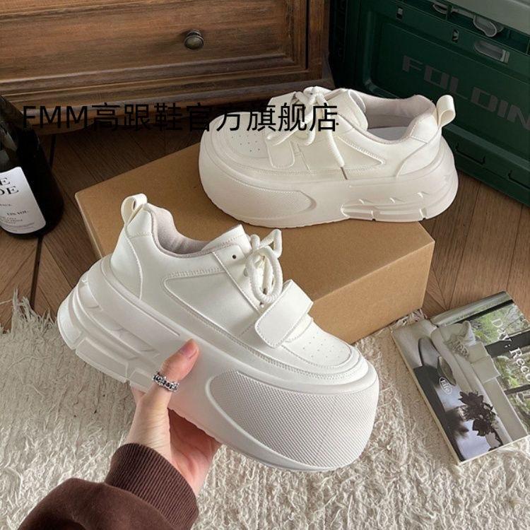 2025 новая весна круглый носок универсальные с высоким чувством увеличенная платформа белые туфли ретро легкие студенческие повседневные кеды 35
2025 новая весна круглый носок универсальные с высоким чувством увеличенная платформа белые туфли ретро легкие студенческие повседневные кеды 35