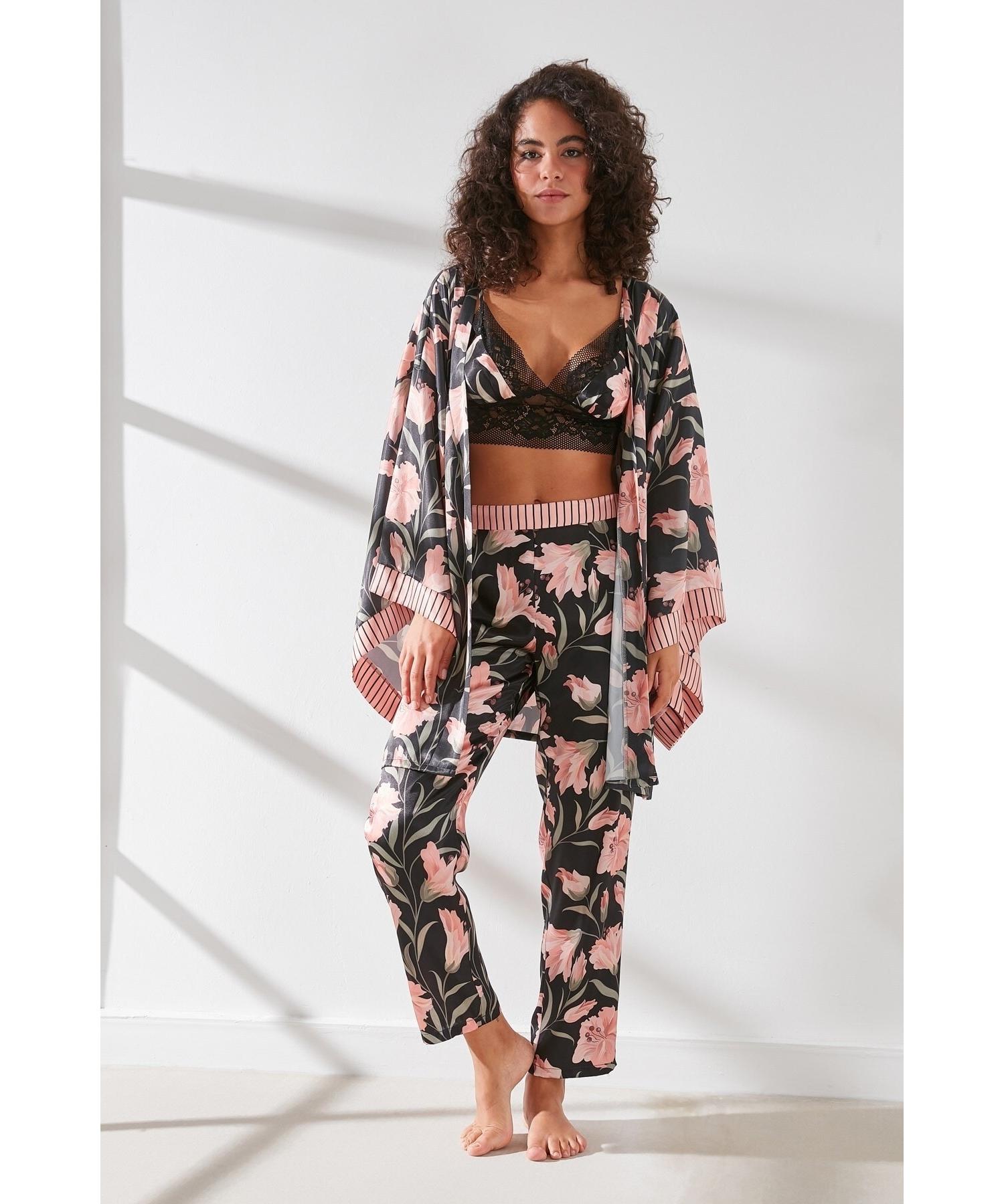 Брючный бралет Халат из 3-х частей Атласный пижамный комплект 9064 Лосось/черный 
Брючный бралет Халат из 3-х частей Атласный пижамный комплект 9064 Лосось/черный