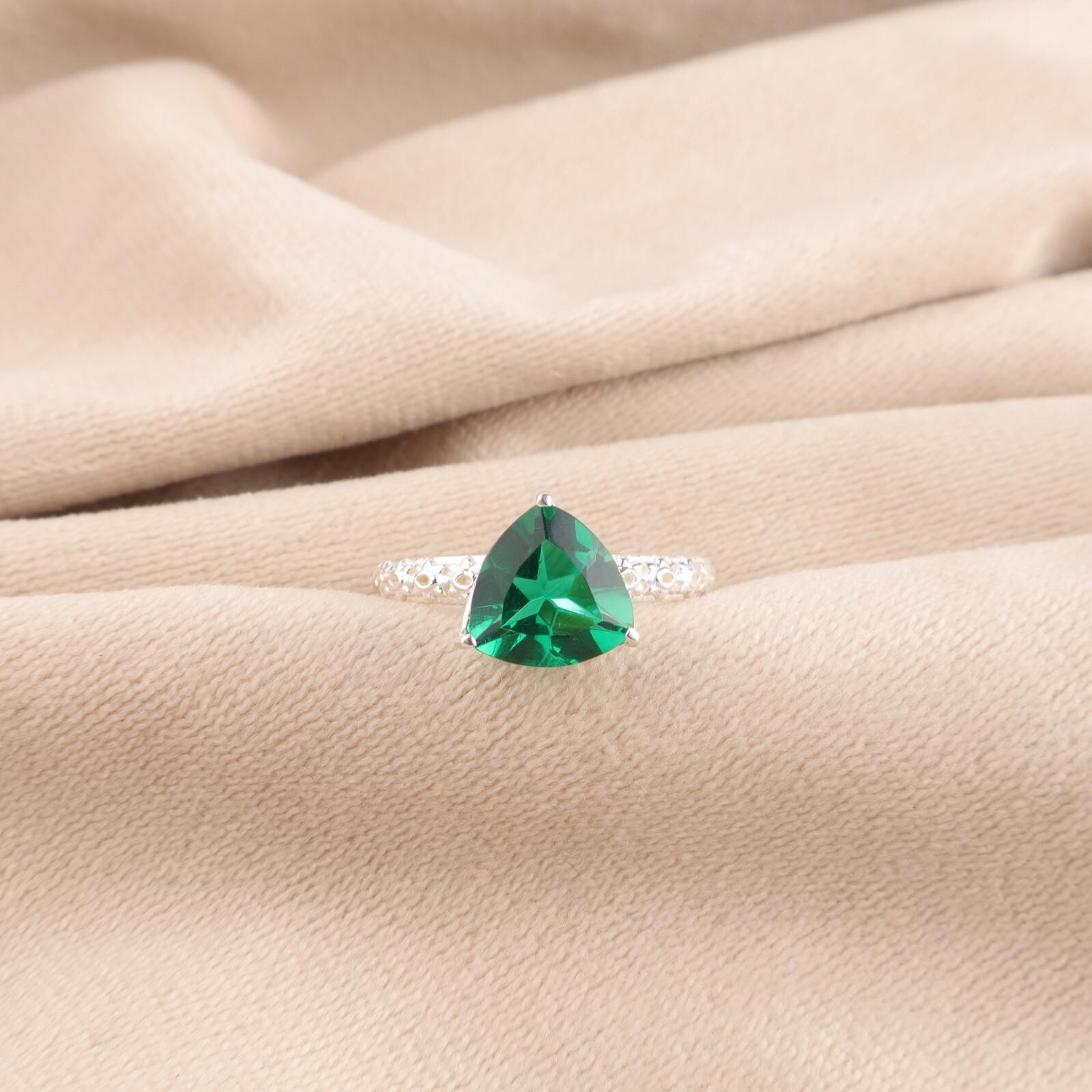 Chrome Diopside Gemstone 925 Solid Silver Jewelry Handmade Ring Anniversary Gift CZR-10-9 4.25
Chrome Diopside Gemstone 925 Solid Silver Jewelry Handmade Ring Anniversary Gift CZR-10-9 4.25