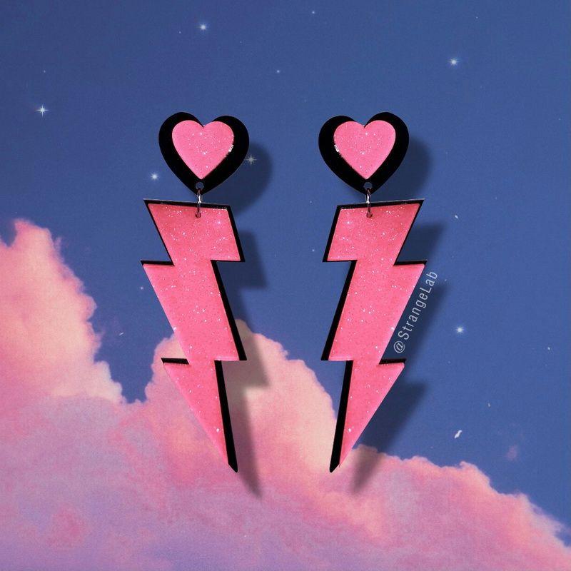 Aishen Attack Акриловые Хип-Хоп Черная Девушка Молния Сердце Любовь Сердце Высокий Профиль Большие Серьги Модный Журнал Пусеты A Eros attack/A pair of earrings
Aishen Attack Акриловые Хип-Хоп Черная Девушка Молния Сердце Любовь Сердце Высокий Профиль Большие Серьги Модный Журнал Пусеты A Eros attack/A pair of earrings