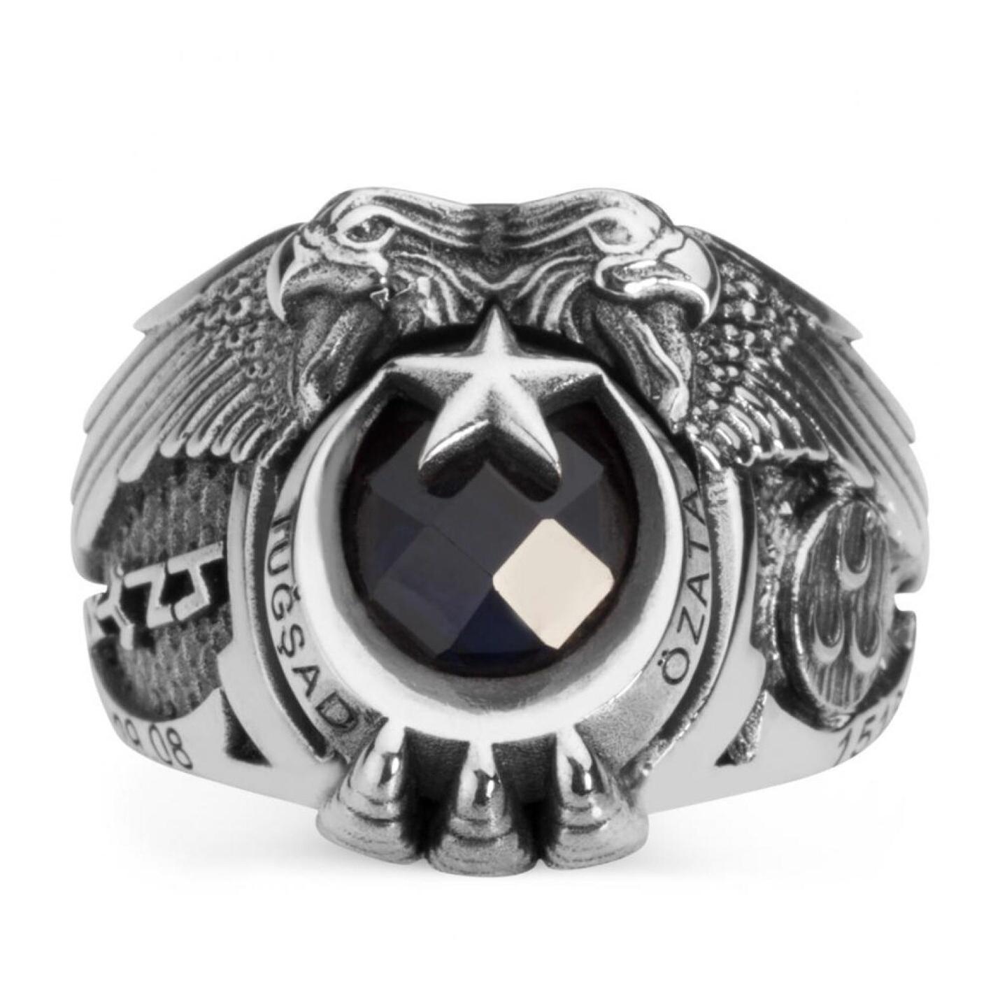 Кольцо с головой орла и дизайном трех полумесяцев 
Кольцо с головой орла и дизайном трех полумесяцев