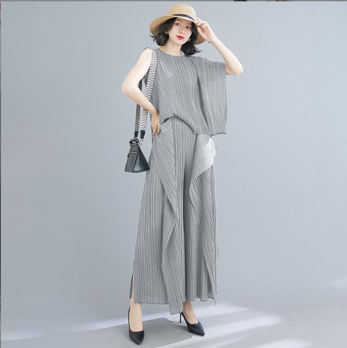 2025 Stylish Miyake Pleated Slimming Irregular Fashion Pants One Size
2025 Stylish Miyake Pleated Slimming Irregular Fashion Pants One Size