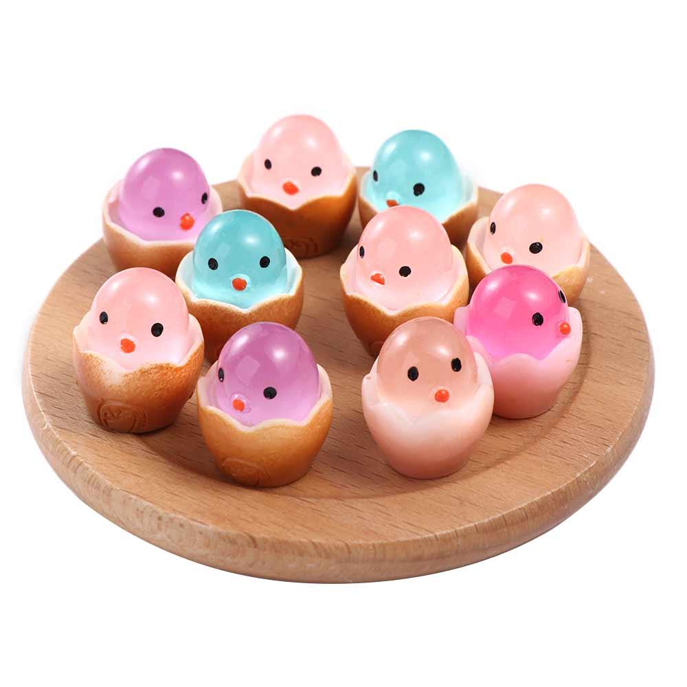 Micro Landscaping Chicken Car Decoration Dolls Figures Chicks Car Ornaments Garden Decoration Random color 
Micro Landscaping Chicken Car Decoration Dolls Figures Chicks Car Ornaments Garden Decoration Random color
